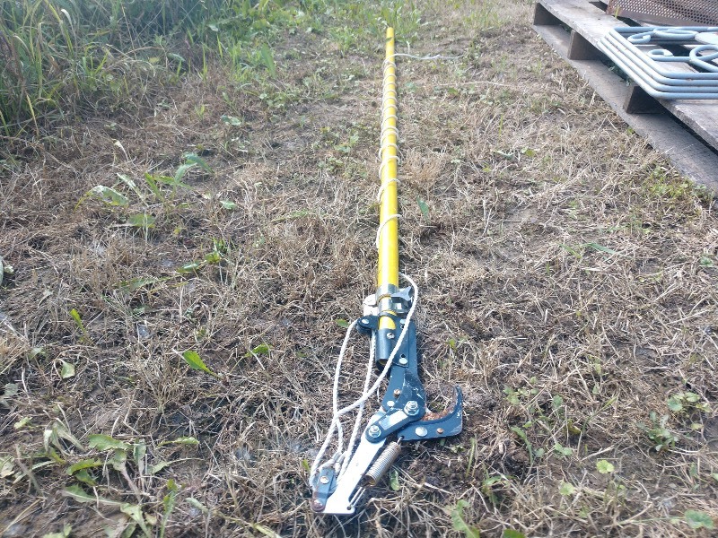 lot 152 image: Tree Pruner Lopper Trimmer