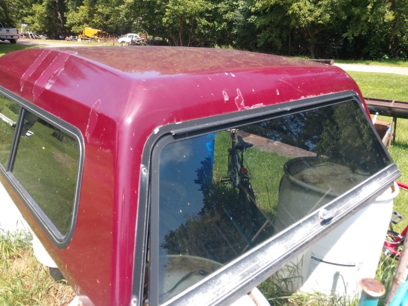 lot 161 image: Red Ranch Truck Topper