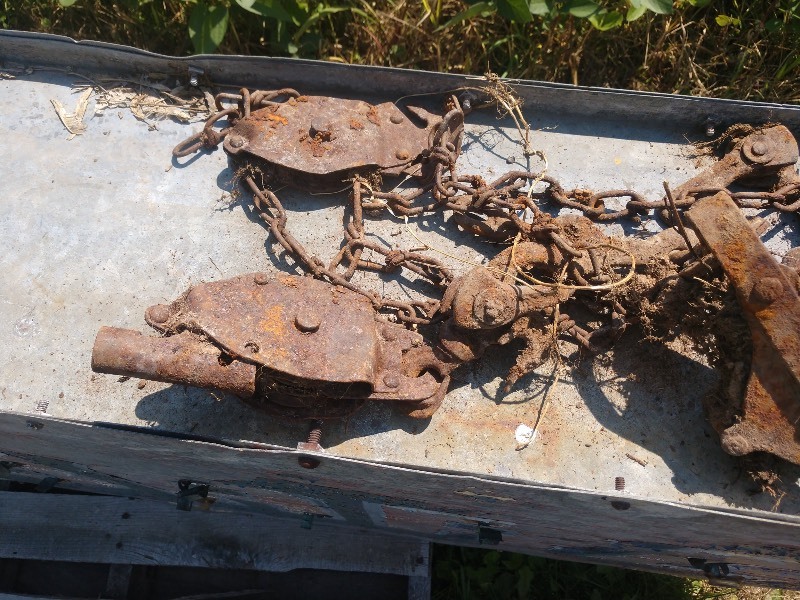 lot 164 image: Vintage Pulleys and Chains