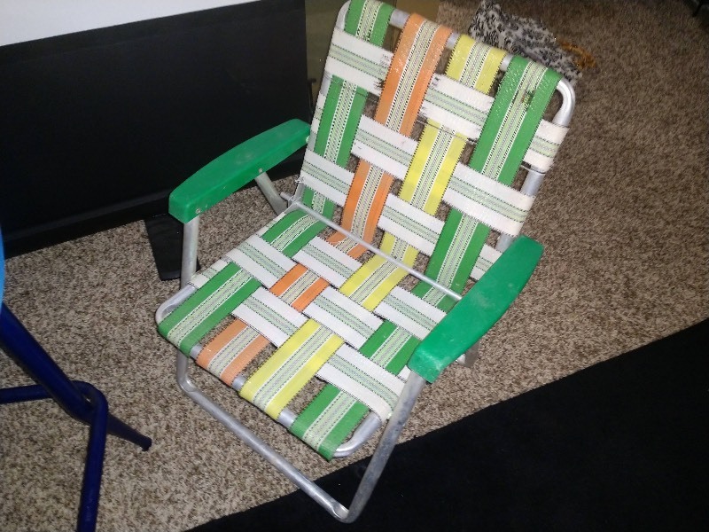 lot 6 image: Lawn Chairs and Swivel Blue Chair