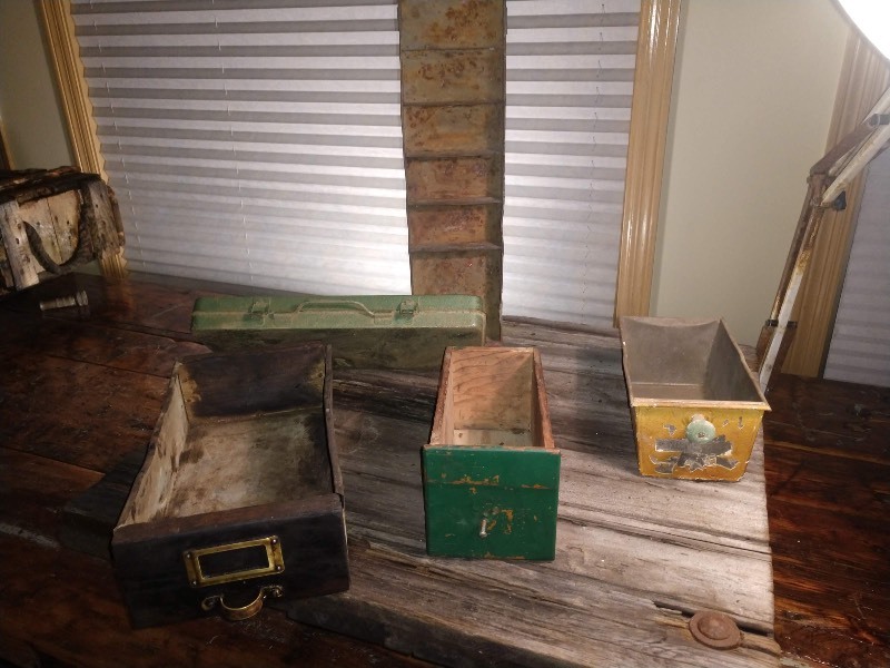 lot 48 image: Vintage Drawers (Brown, Green, Yellow), Green Toolbox, Tin Six Shelf Storage 