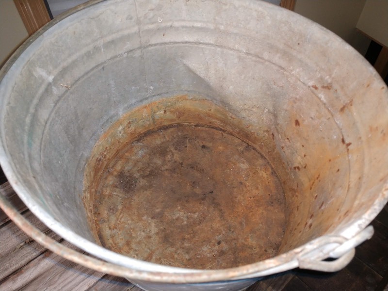 lot 60 image: Rustic Farmhouse Pail Galvanized Bucket w Handle