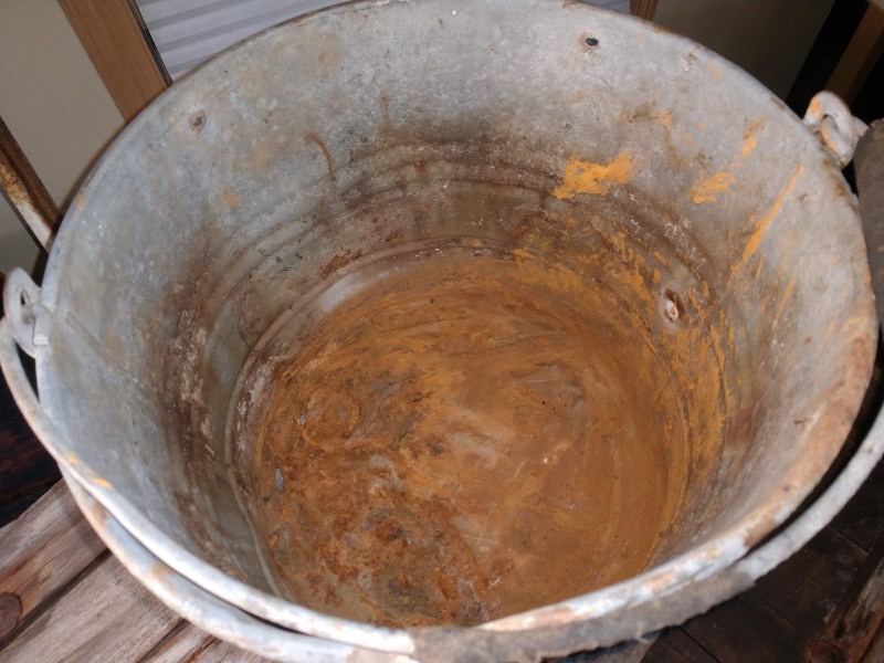 lot 61 image: Rustic Farmhouse Pail Galvanized Bucket w Handle