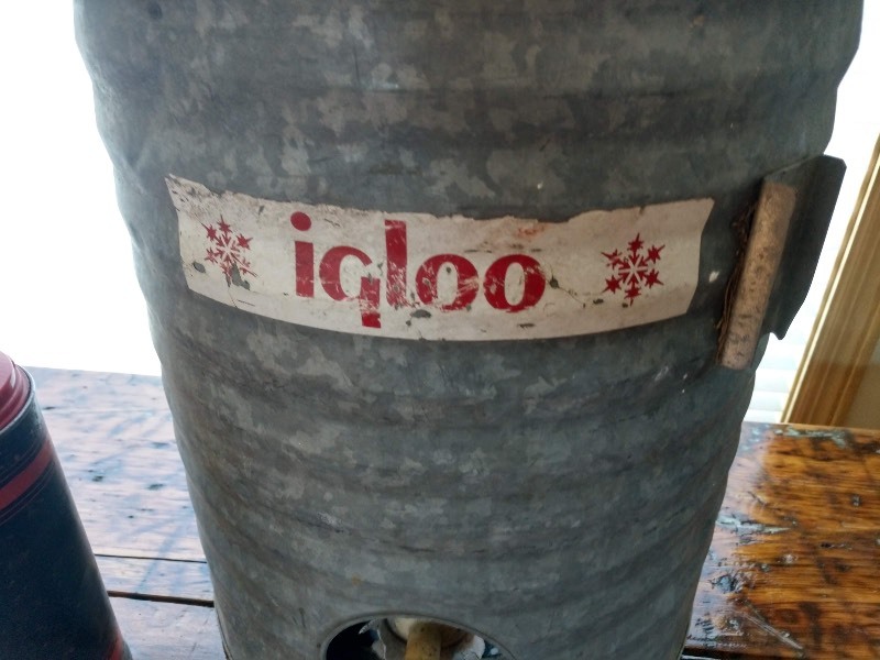 lot 67 image: Vintage Galvanized 5 Gallon Igloo Water Cooler w Dispenser, Vintage Aladdin Thermos (2)