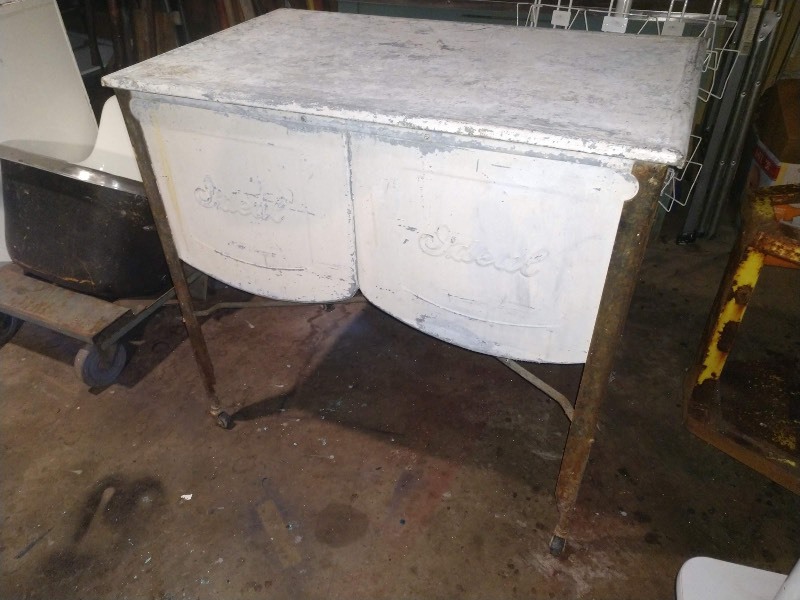 lot 80 image: Vintage Kitchen Ideal Farm Galvanized Wash Tub Double Basin Sink
