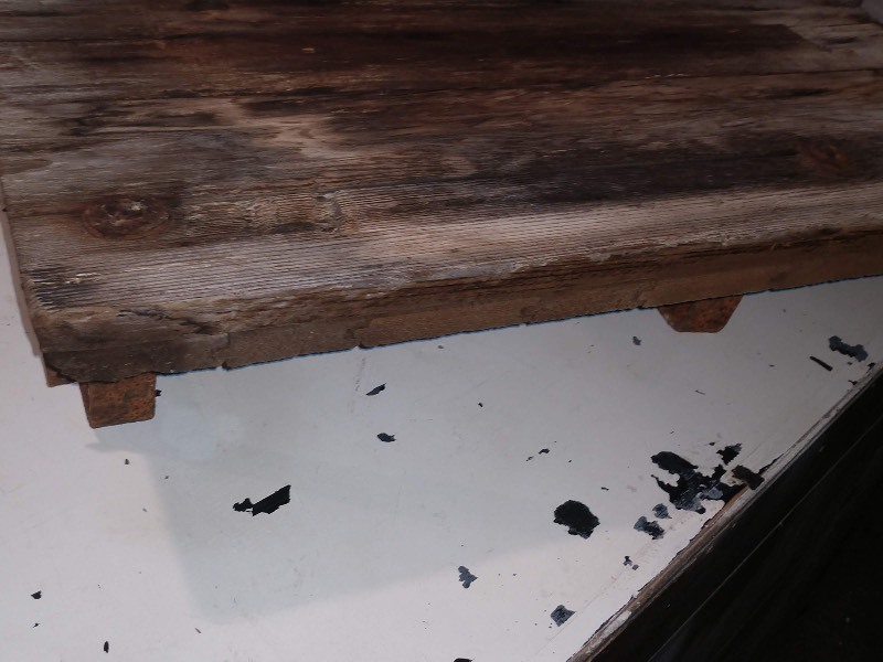 lot 89 image: Silo Door