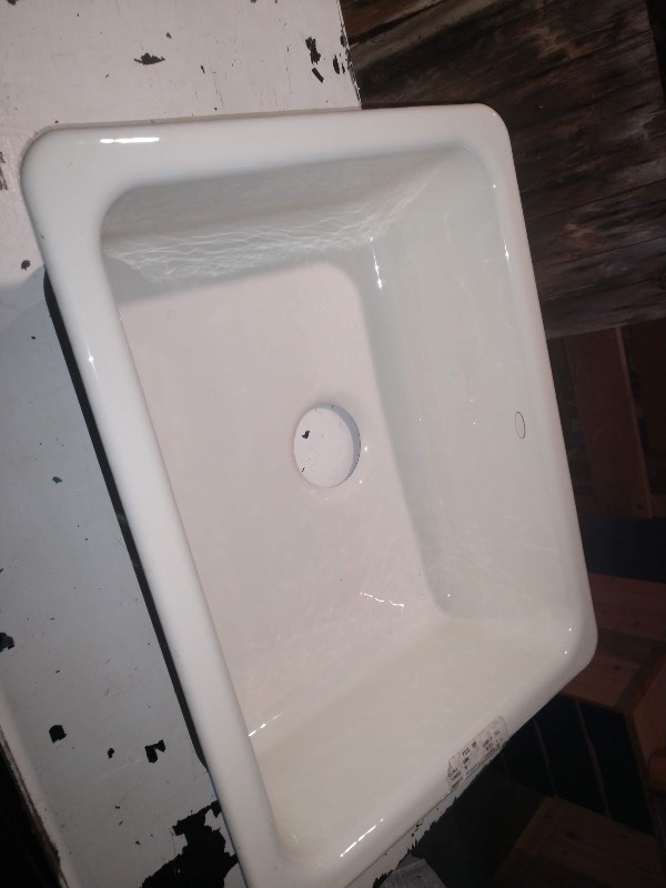 lot 91 image: NEW Cast Iron Sink