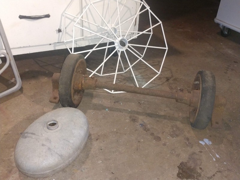 lot 99 image: Industrial Galvanized Pail, Ornate Wall Decor, Galvanized Can, Nutting Truck For Nutting Carts