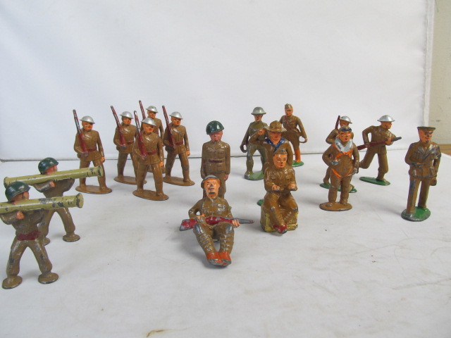 lot 16 image: Lot of Vintage Large Size Painted Lead Soldiers