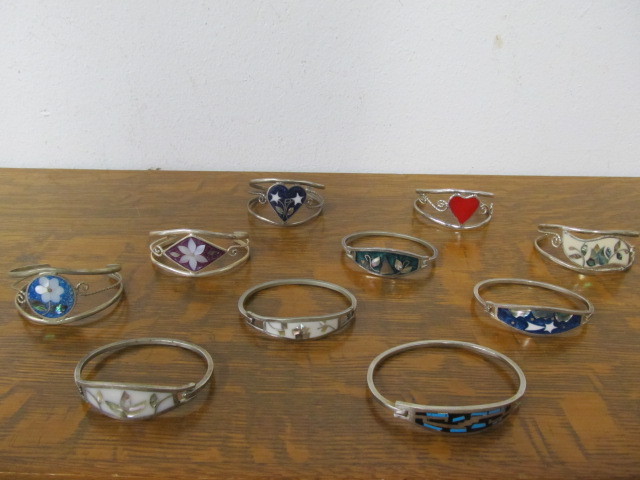 lot 53 image: Group of Vintage ALPACA Mexico Southwestern Inlaid Bracelets