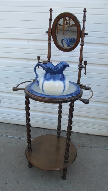 lot 56 image: Vintage Basin & Pitcher wWash Stand