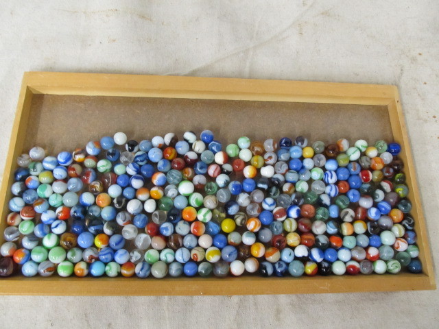 lot 117 image: Large Lot of Old Vintage Marbles
