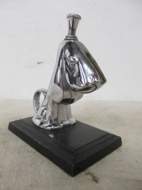 lot 135 image: Vintage 1930s Deco RONSON Figural Dog Strike Lighter