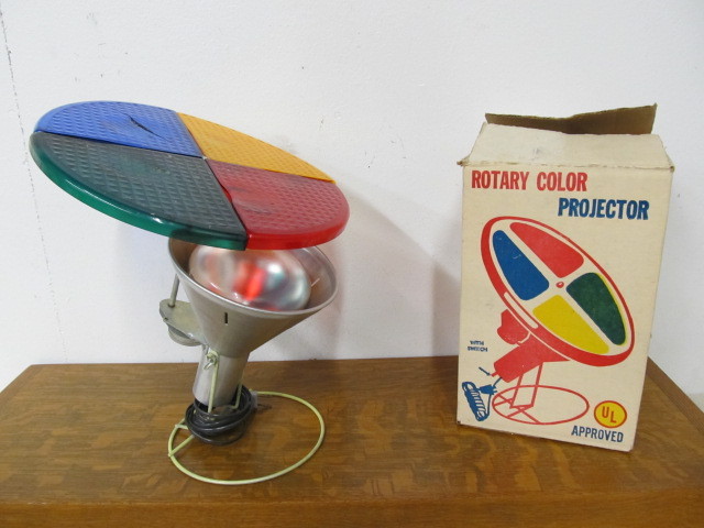 lot 138 image: Working Vintage Rotary Color Projector