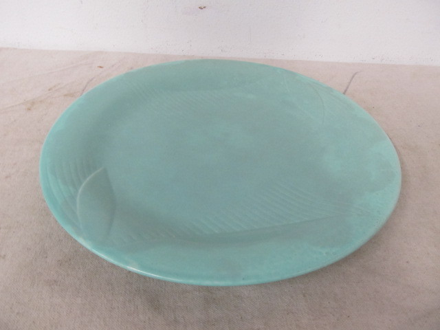 lot 140 image: Large Vintage RED WING Pottery Chop Plate