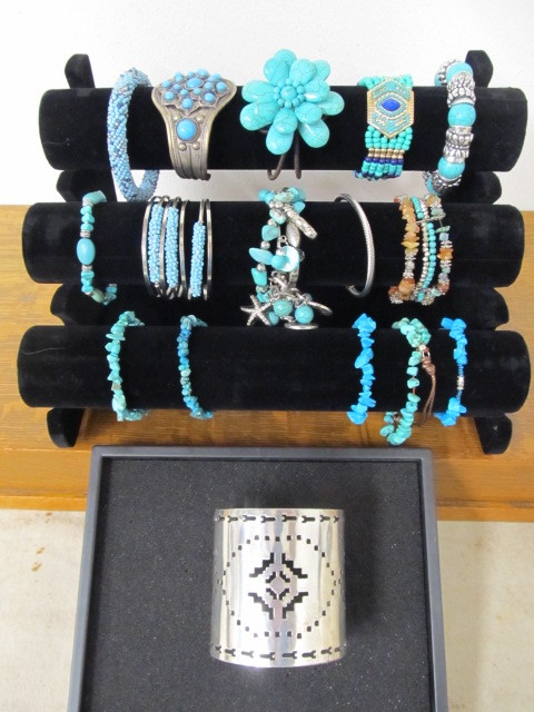 lot 150 image: Collection of SouthwesternTurquoise Bracelets