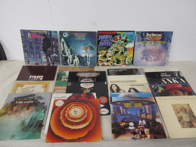 lot 153 image: Lot of Vintage Vinyl Records