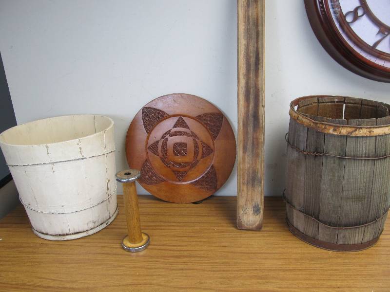 lot 39 image: Group of Antique Primitive Items