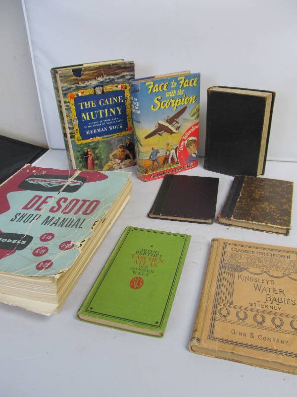 lot 163 image: Lot of VintageAntique Books 