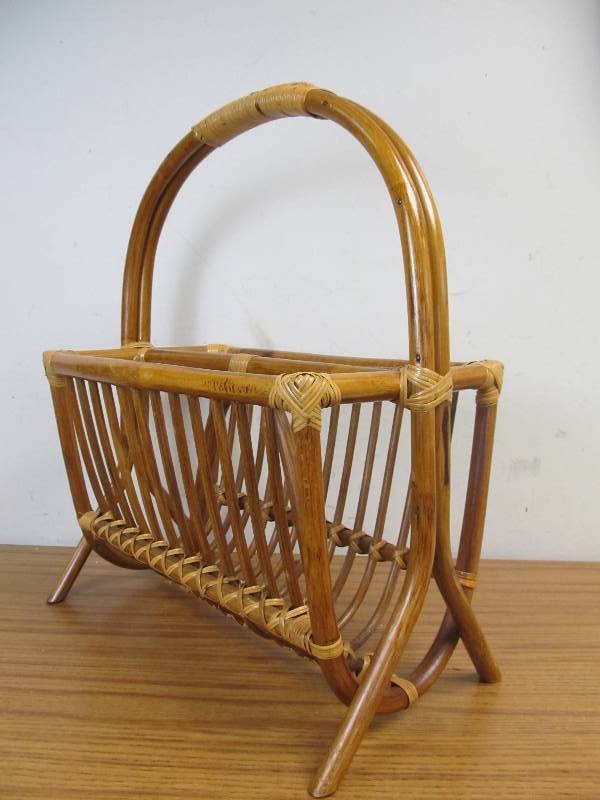 lot 168 image: Orig Vintage Mid Century FRANCO ALBINI Rattan Magazine Rack