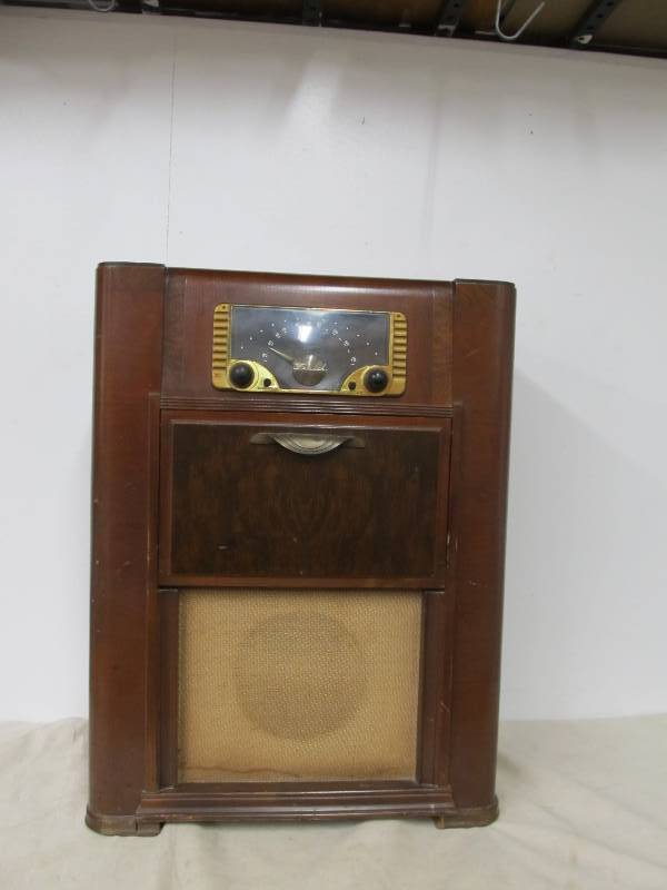 Nice Vintage Zenith Floor Model Radio W Turntable Little Canada