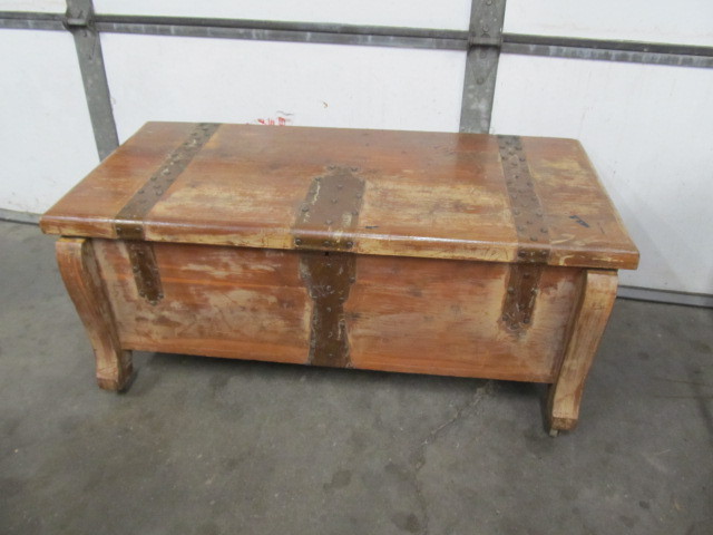 lot 47 image: Antique Cedar Lined Trunk wCopper Hardware