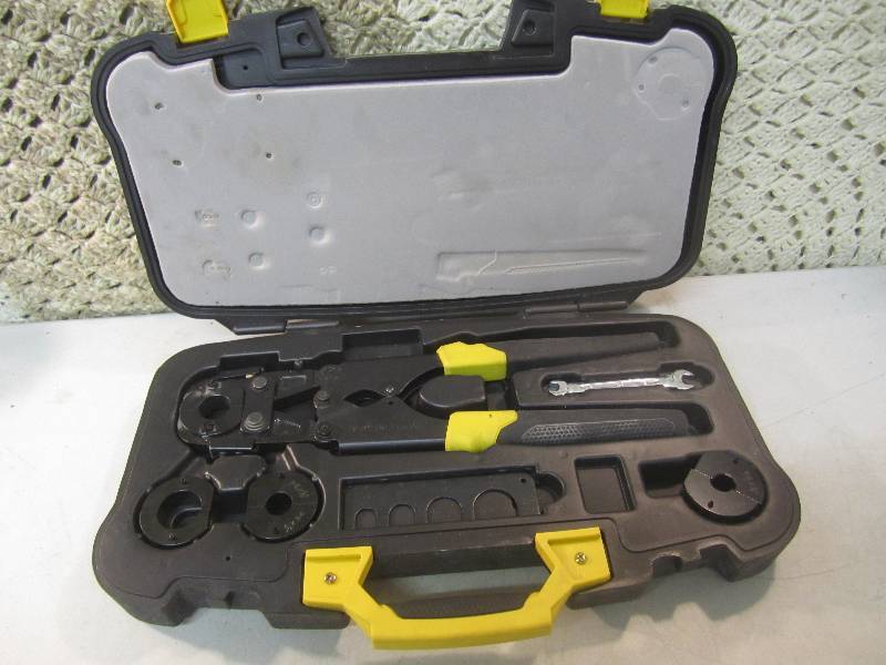 lot 59 image: Apollo Multi Head Pex Crimp Tool Ki...