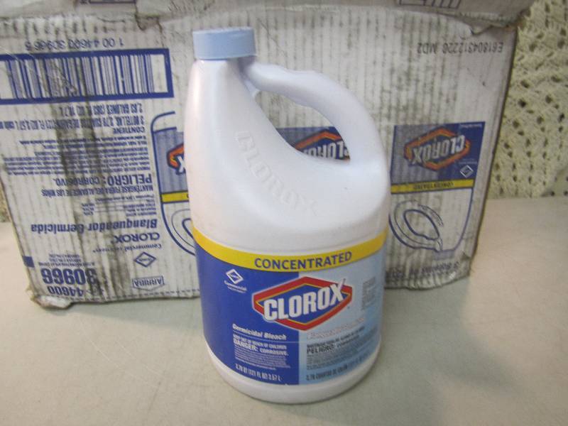 lot 88 image: Case of 3 Big Bottles of Clorox Ble...