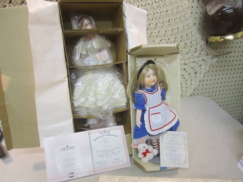 lot 103 image: 2 Porcelain Dolls The Ashton-Drake ...