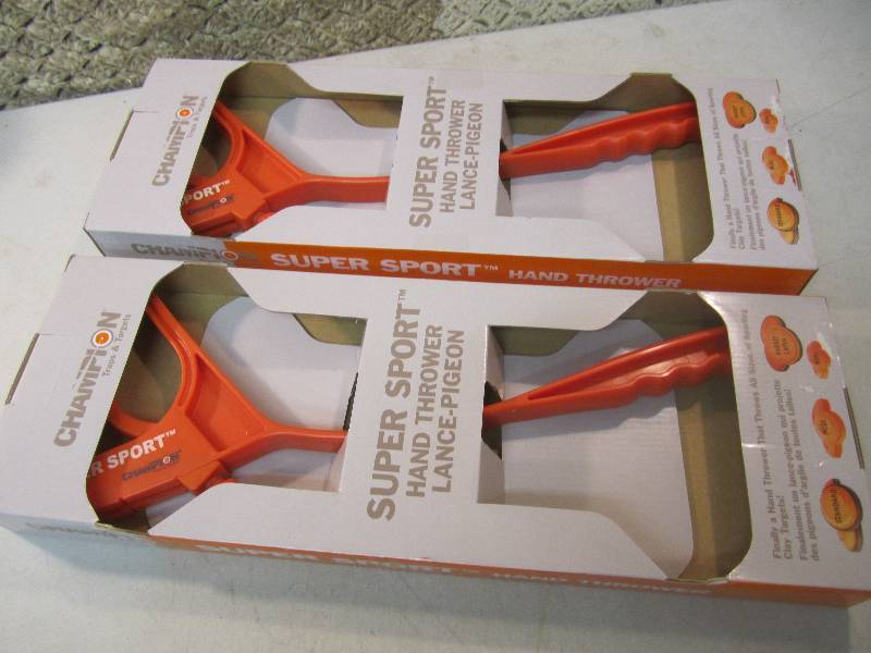lot 112 image: 2 Champion Traps & Targets Super Sp...