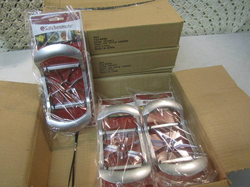 lot 116 image: 12 Kitchen Mate Apple Corers 4 boxe...