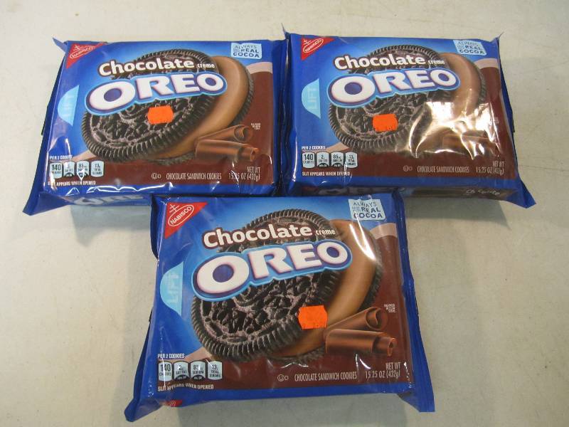 lot 123 image: 3 Packs of Chocolate Creme Oreo Coo...