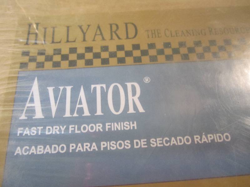 lot 184 image: Box of Hillyard HIL0055507 Aviator ...