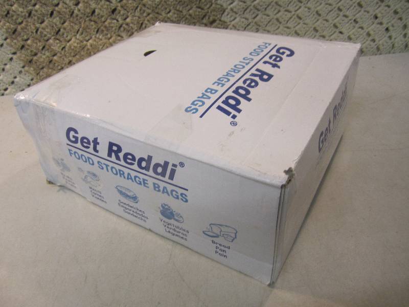 lot 208 image: Box of 500 Food Storage Bags 22 qt ...