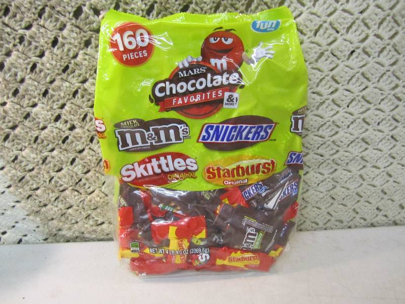 lot 249 image: Large Bag of Mixed Candy 160 Pieces...