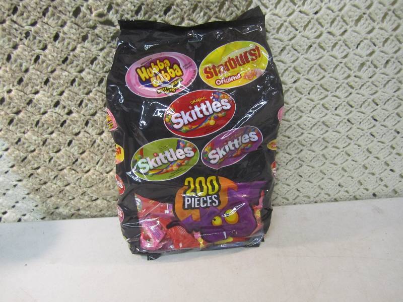 lot 265 image: Large Bag of Mixed Candy 200 Pieces...