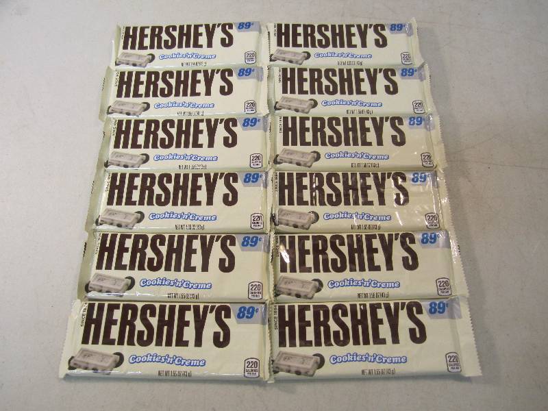 lot 272 image: 12 Hersheys Cookies N Creme Candy...