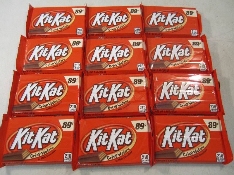 lot 281 image: 12 Kit Kat Candy Bars Best by Aug 2...