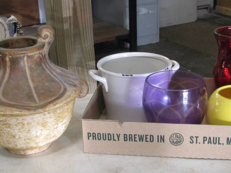 lot 16 image: Vases