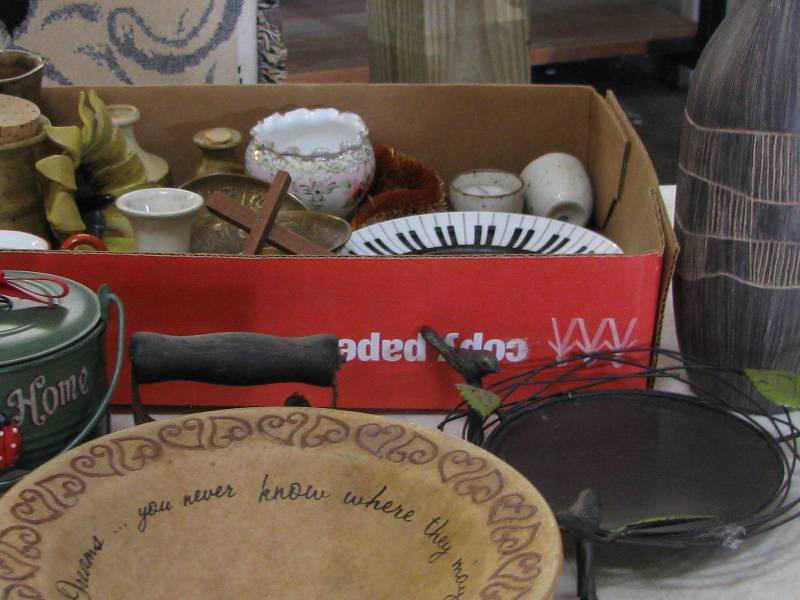 lot 18 image: Misc Lot