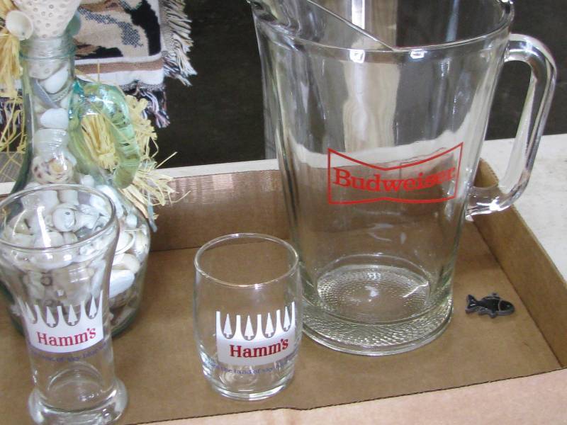 lot 29 image: Hamms Beer Glasses