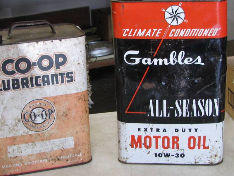 lot 47 image: Oil Cans