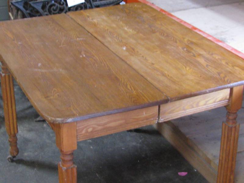 lot 63 image: Antique Table & 4 Chairs