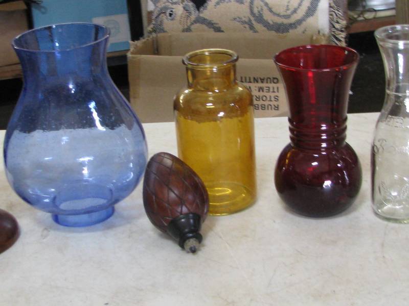 lot 65 image: Vases