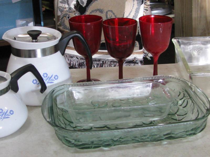 lot 75 image: Misc Glassware