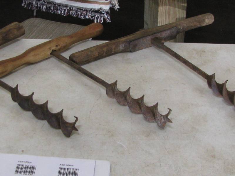 lot 81 image: Drills