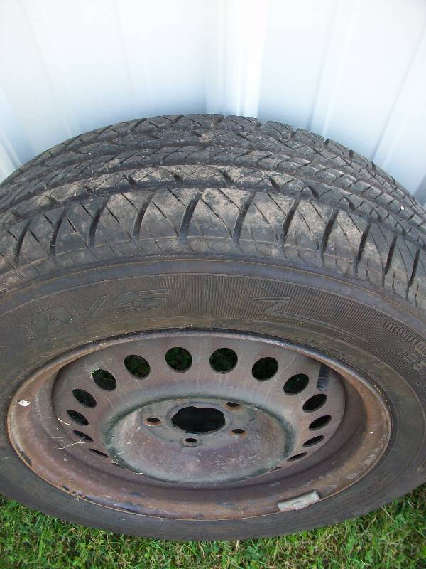 lot 22 image: Kelly Tires