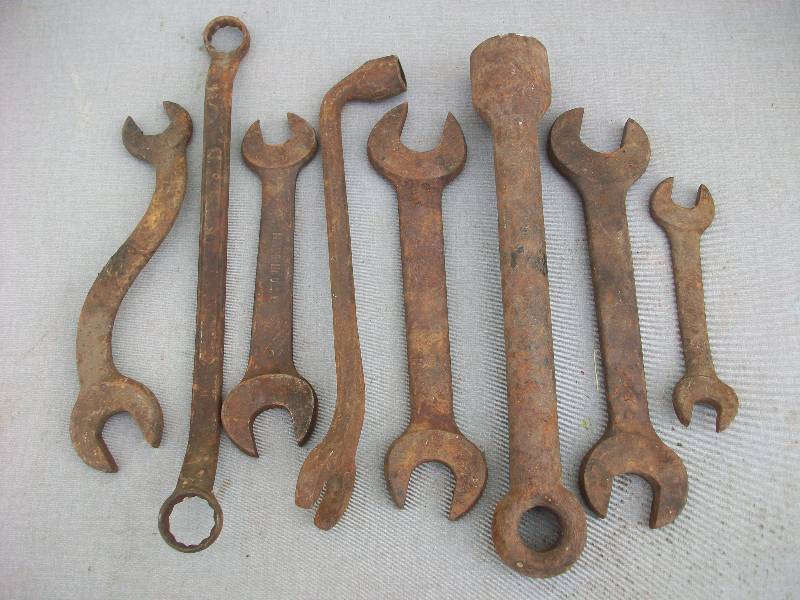 lot 36 image: Old Wrenches & Speed Drills