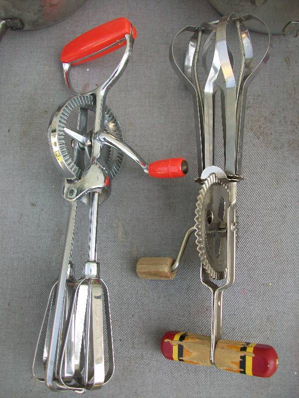 lot 50 image: Vintage Kitchen Items