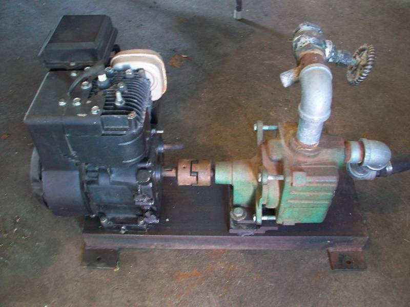 lot 55 image: Trash Pump With Gas Motor